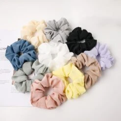 Jinn Scrunchie -SOHO || Wella Professionals Verkoopwinkel https media prod eu 1.mirakl.net SOURCE 27c5040b6b1c4e63b1779d96684e9954