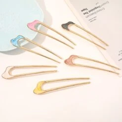 SOHO Emely Haarspeld -SOHO || Wella Professionals Verkoopwinkel https media prod eu 1.mirakl.net SOURCE 3d2e6ed3273a4c6b963bbb15b80ef9aa