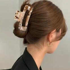 Ruby Haarclip 7 Ruby Haarclip -SOHO || Wella Professionals Verkoopwinkel https media prod eu 1.mirakl.net SOURCE 49bccc9c462940acb14e2bf96905c0aa