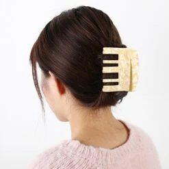 Felia Haarclip -SOHO || Wella Professionals Verkoopwinkel https media prod eu 1.mirakl.net SOURCE 69fda483013846cd8bb70e8b666e621f