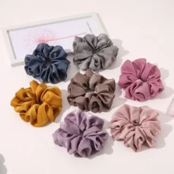 Aris Xl Scrunchie -SOHO || Wella Professionals Verkoopwinkel https media prod eu 1.mirakl.net SOURCE 6f3785e66507418cba4a1bc753518dbf