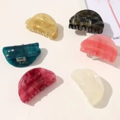 Cleo Hair Clip -SOHO || Wella Professionals Verkoopwinkel https media prod eu 1.mirakl.net SOURCE 93c32772f7544074873c7e7b9cd313ae