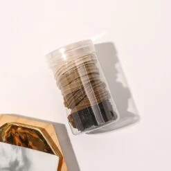 SOHO Elba Hair Tie -SOHO || Wella Professionals Verkoopwinkel https media prod eu 1.mirakl.net SOURCE f4eb7204fe514d41901a975c53d457a3